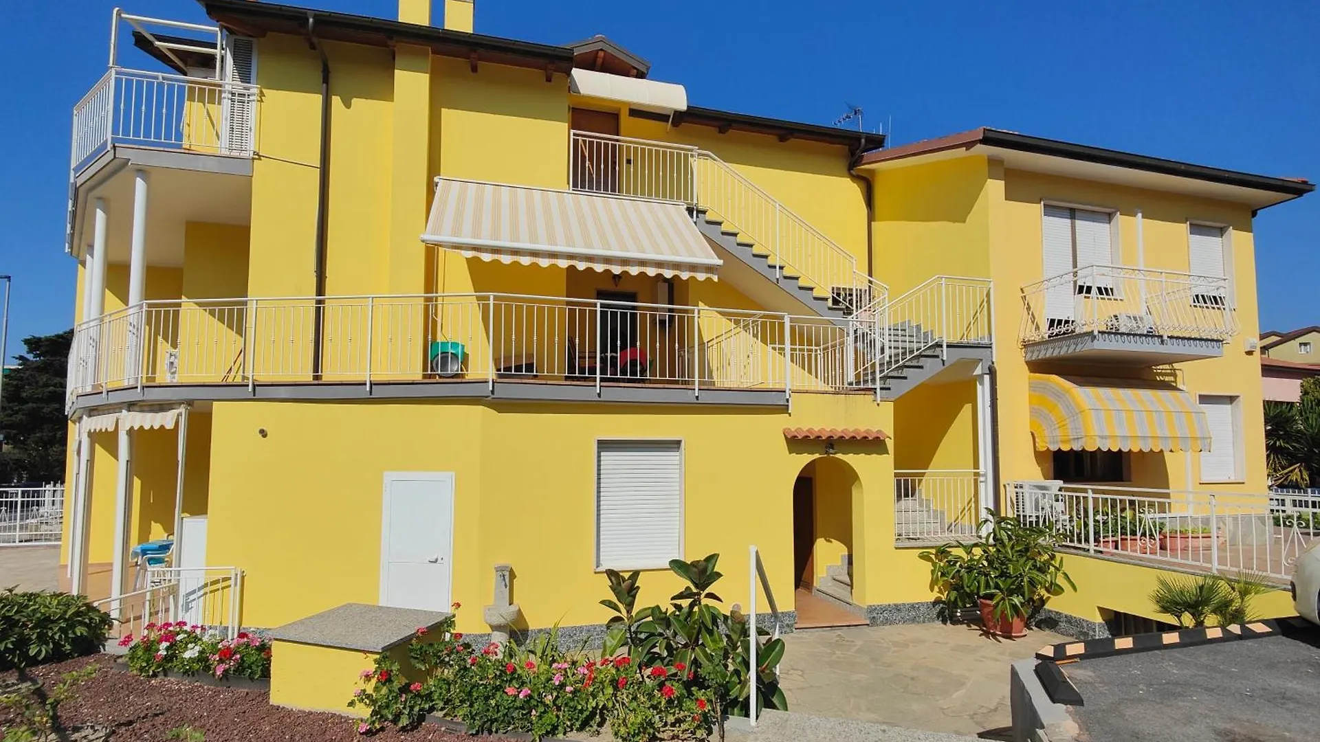 Ampio Trilocale Con Terrazzo By Tempovacanza Andora 0*,  Italy