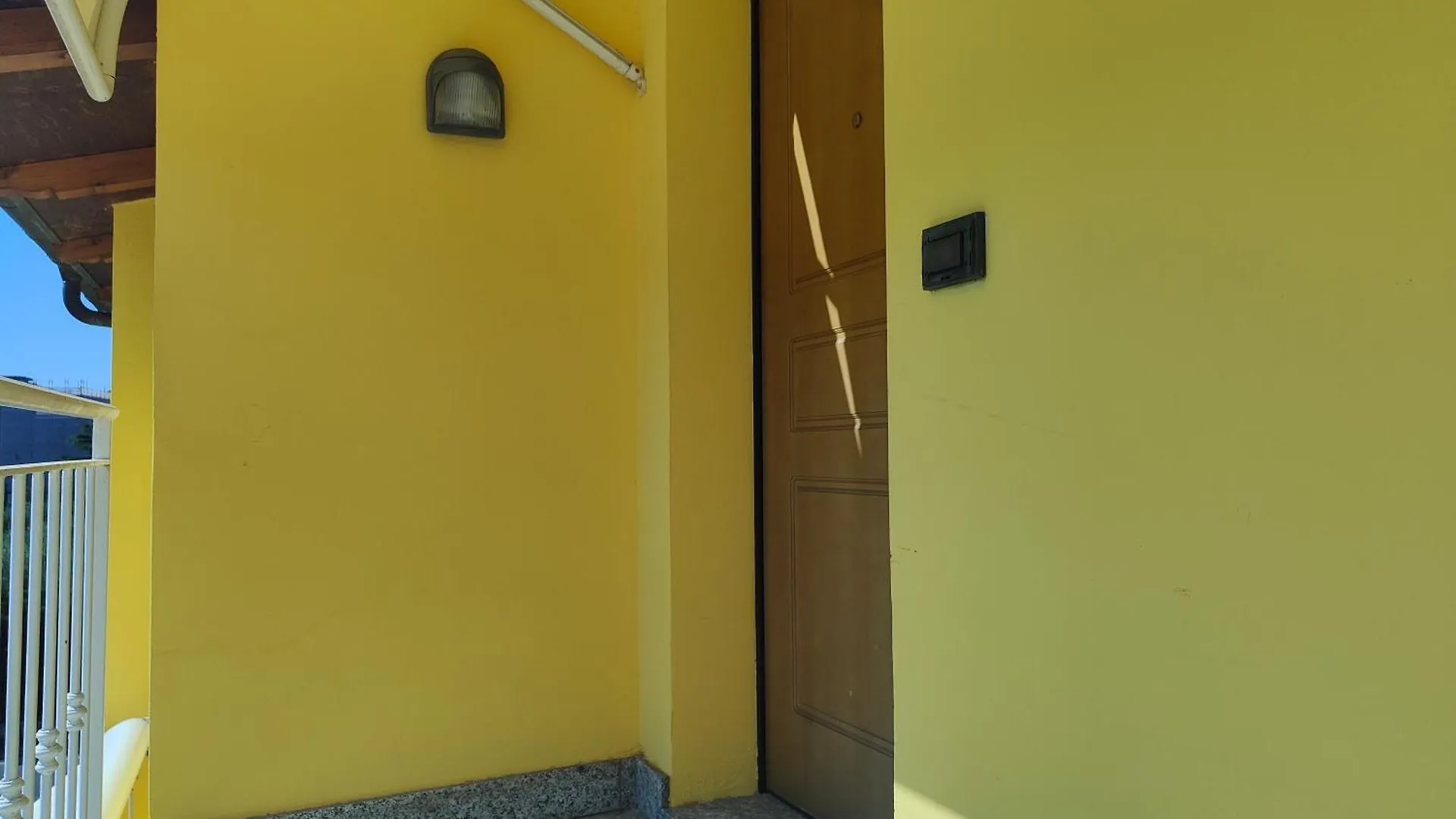 Ampio Trilocale Con Terrazzo By Tempovacanza Andora Italy