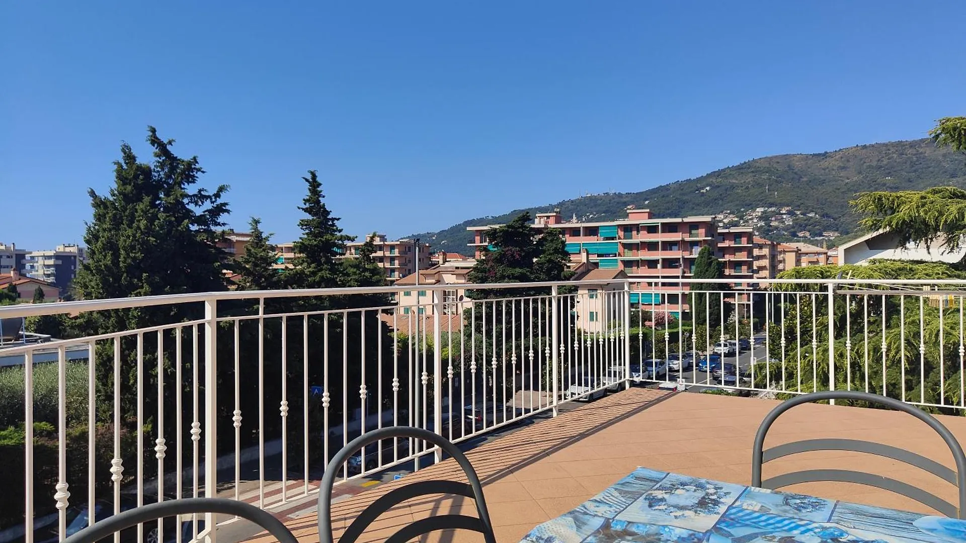 Ampio Trilocale Con Terrazzo By Tempovacanza Andora Apartment
