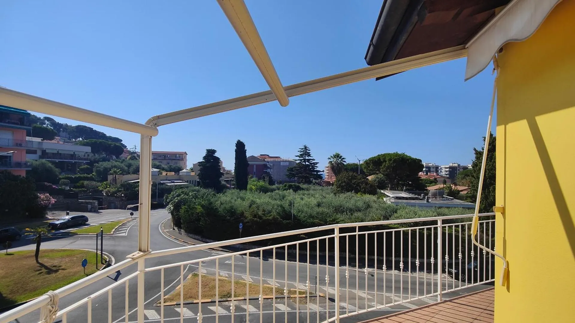 Ampio Trilocale Con Terrazzo By Tempovacanza Andora Apartment