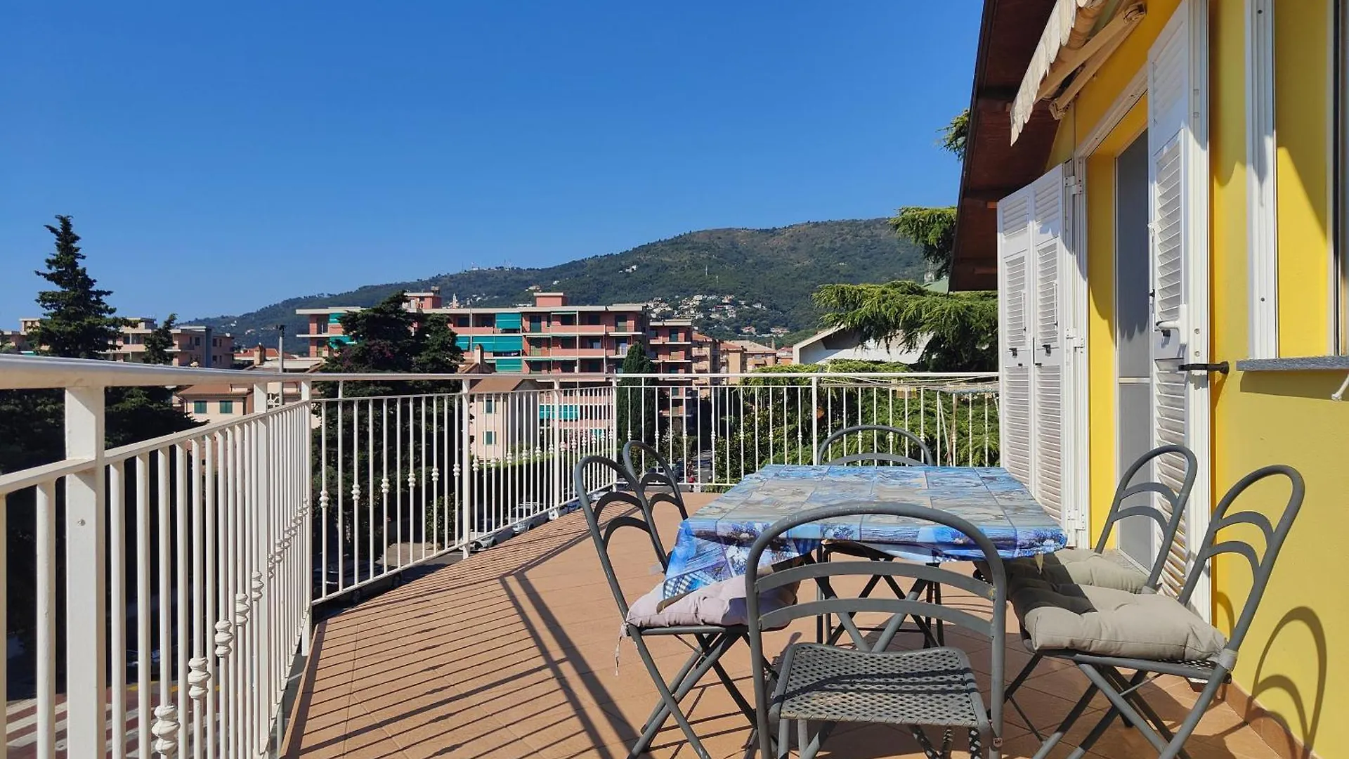 Ampio Trilocale Con Terrazzo By Tempovacanza Andora
