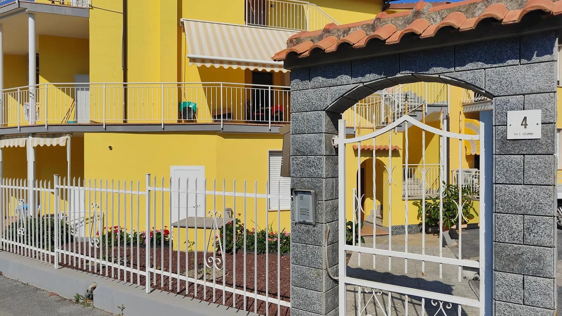 Ampio Trilocale Con Terrazzo By Tempovacanza Andora