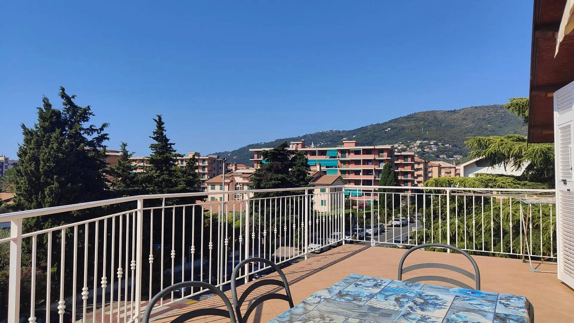 Ampio Trilocale Con Terrazzo By Tempovacanza Marina dʼMarina dʼAndora 0*,  Italia